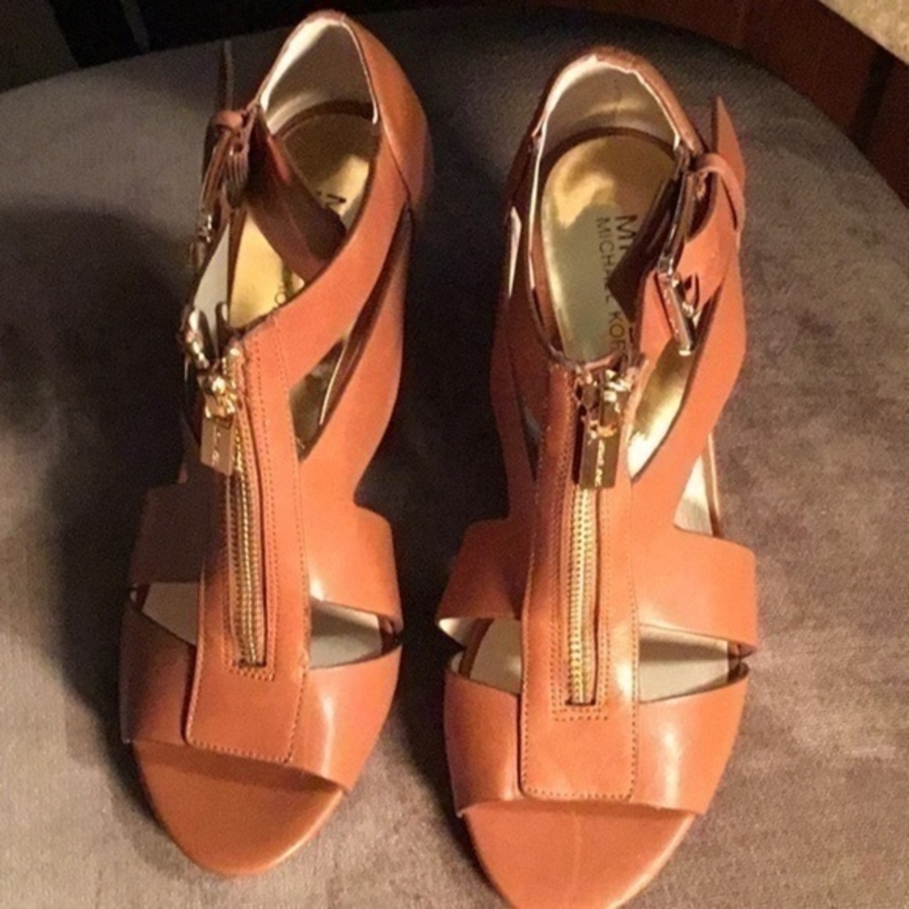 Michael Kors high hill brown 6.5 shoes